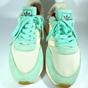 Adidas inki Runner sneaker.